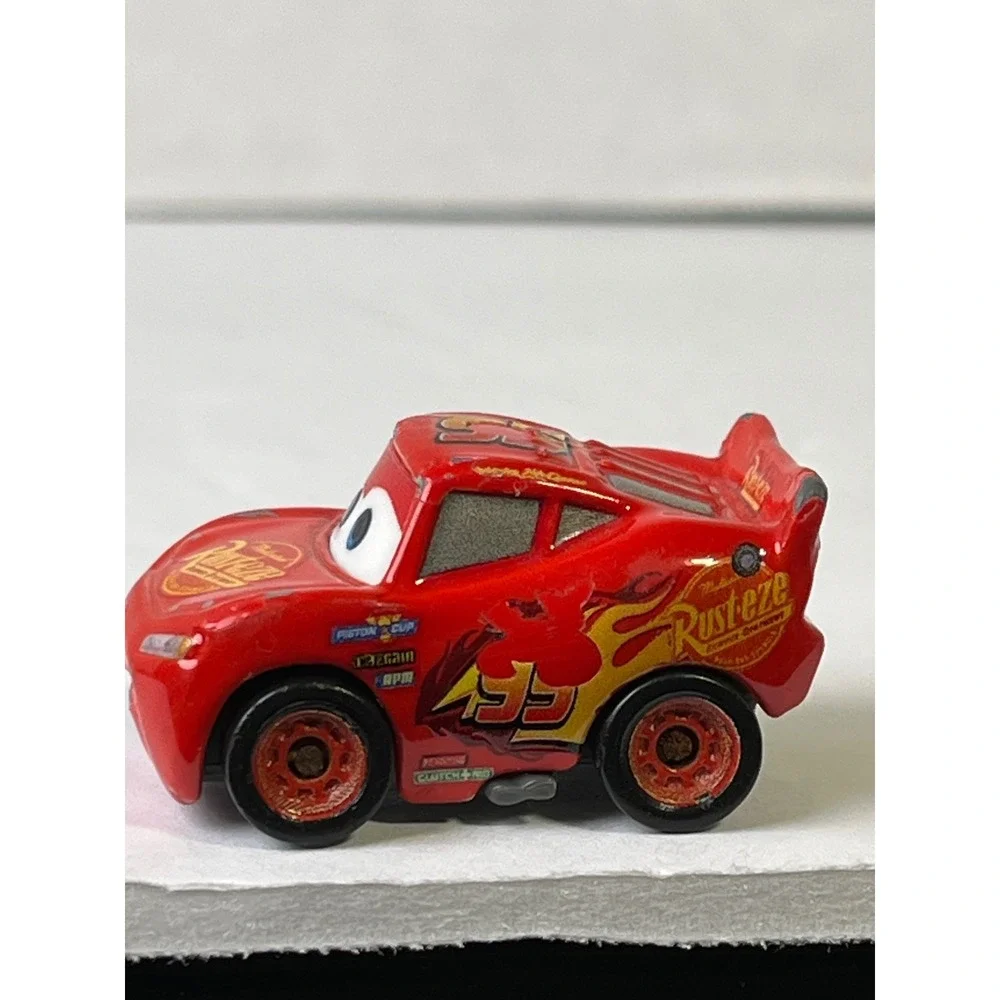 Disney Pixar Cars Mini Racers Lightning McQueen Luigi Bobby Swift Mattel Diecast